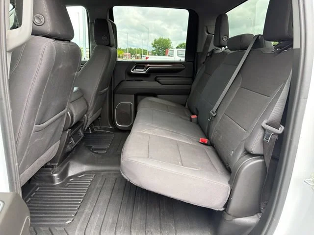 Used 2024 Summit White Chevrolet LT image 28