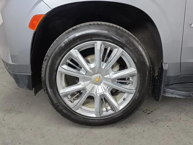 Used 2023 Gray Chevrolet High Country image 9