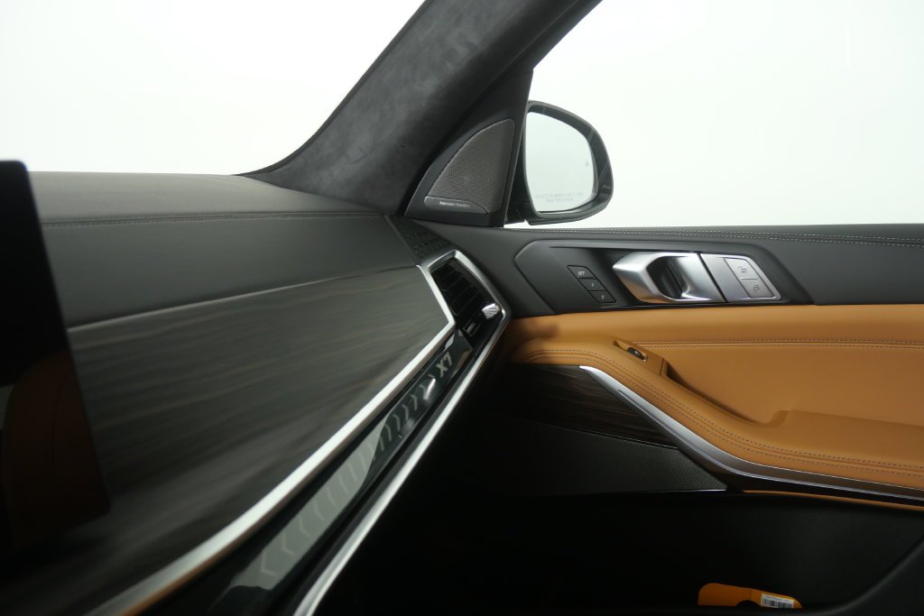 New 2027 Black Sapphire Metallic BMW xDrive40i image 27