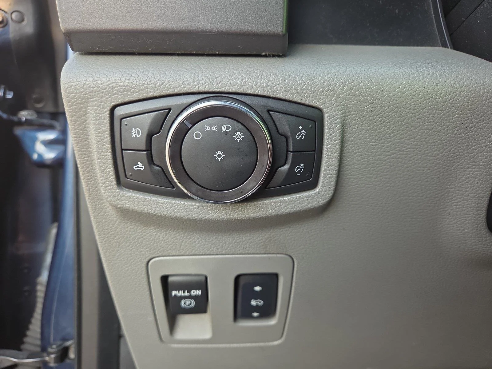 Used 2017 Blue Jeans Ford XLT image 16