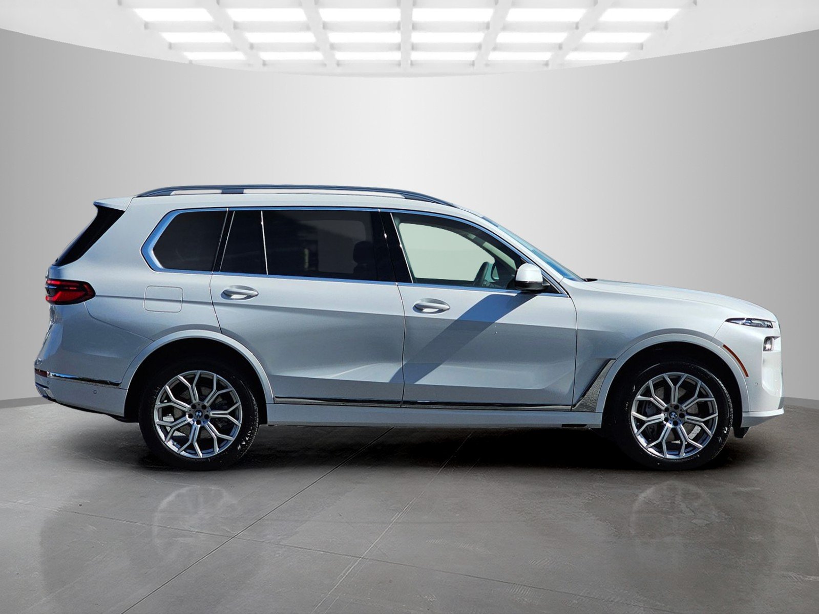 Used 2026 Mineral White Metallic BMW xDrive40i image 7