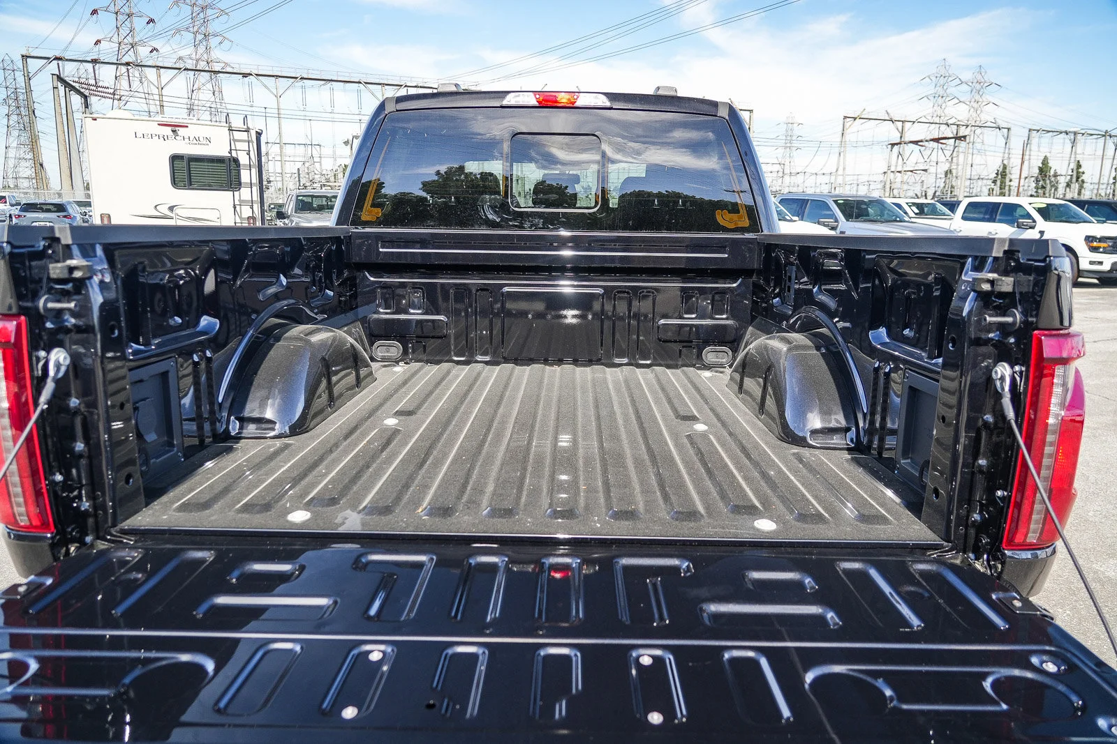 New 2026 Agate Black Metallic Ford XLT image 12