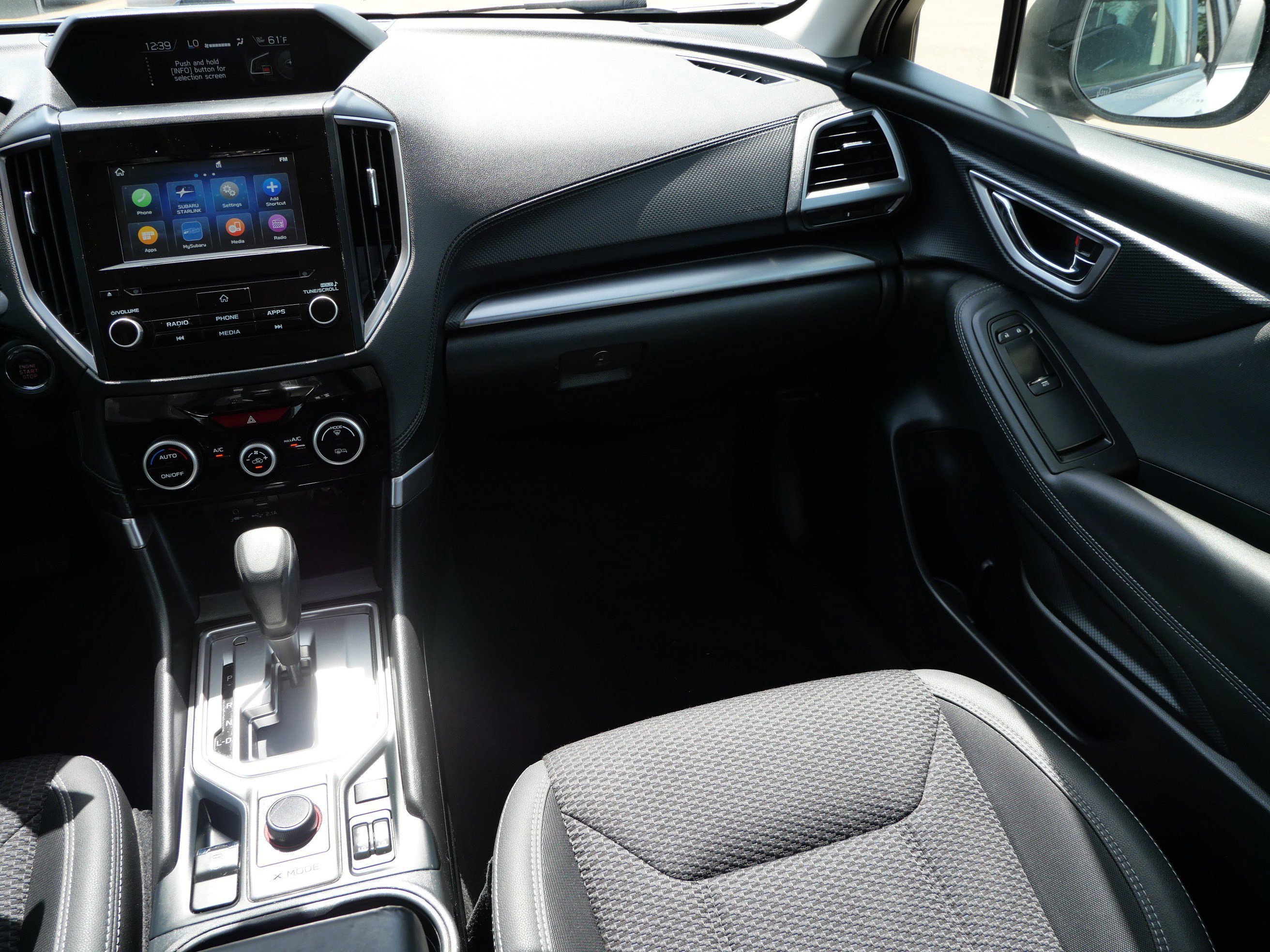 Used 2022 Ice Silver Metallic Subaru Premium image 11