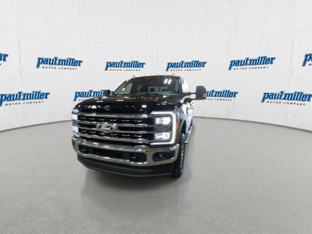 New 2027 Black Ford XLT image 4