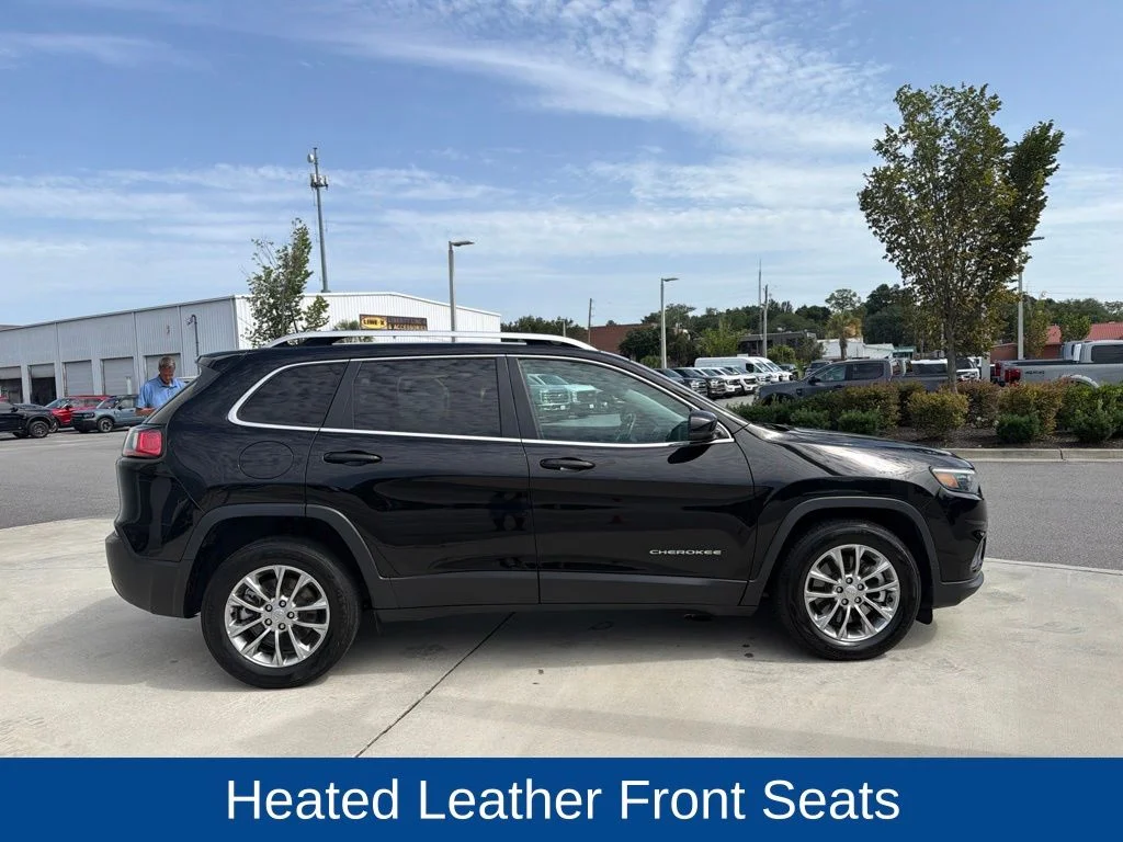 Certified Used 2021 Diamond Black Jeep Latitude Lux image 2