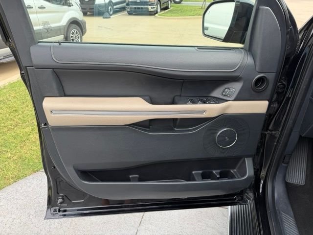 Used 2022 Black Ford Limited image 10