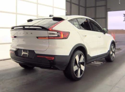 Used 2023 White Volvo Ultimate image 2