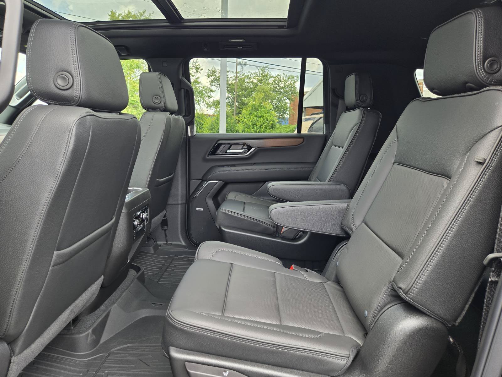 Used 2026 NOIR ONYX GMC Denali image 15