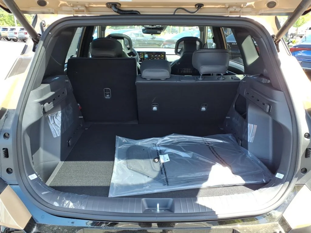 New 2027 Brown Kia X-Line S image 11