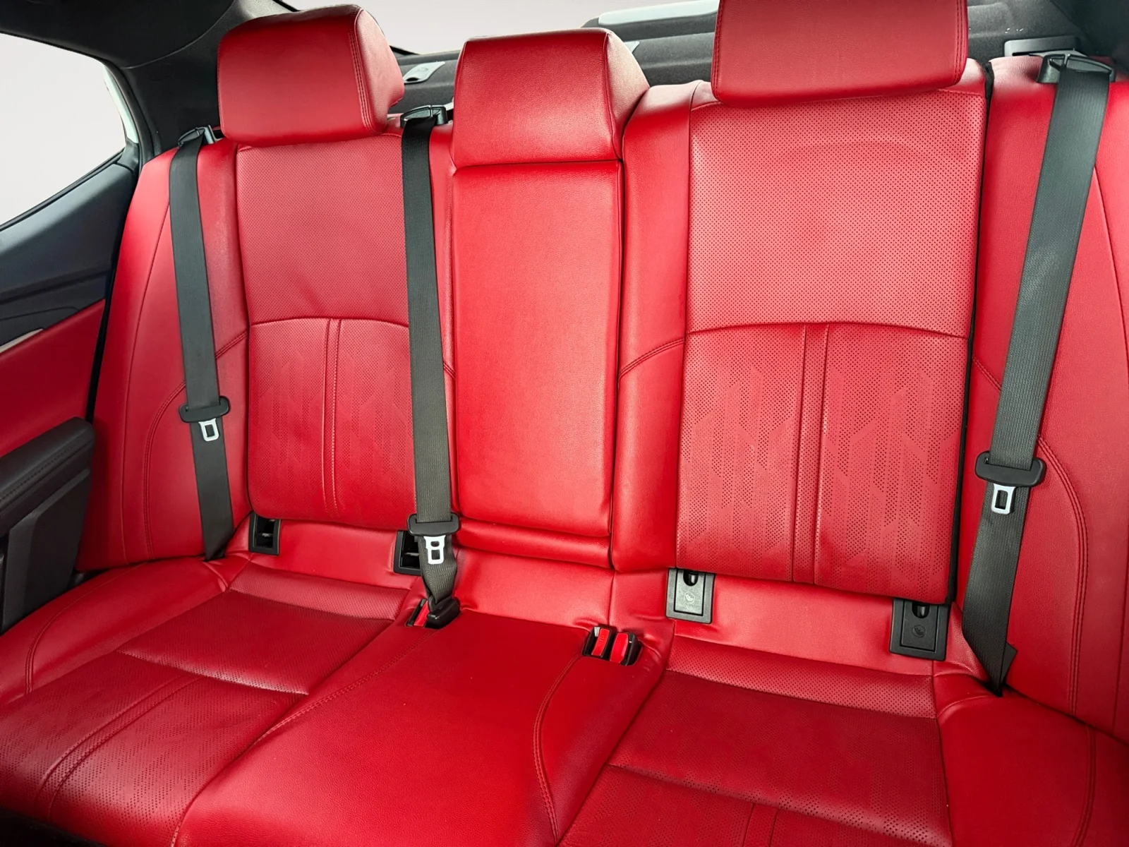 Used 2025 Wind Chill Pearl Toyota XSE image 13