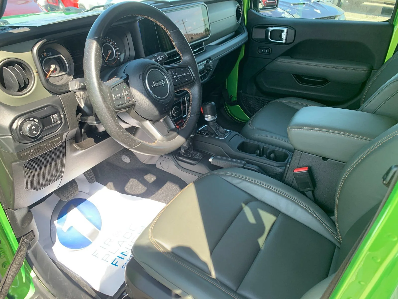 Used 2025 Green Jeep Mojave X image 10