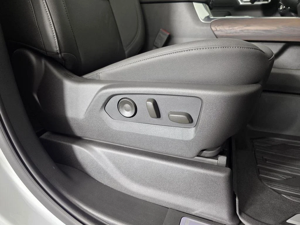 2025 GMC Sierra 2500HD SLT - Photo 30