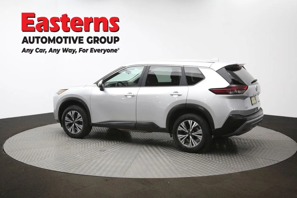 Used 2022 Silver Nissan SV image 63