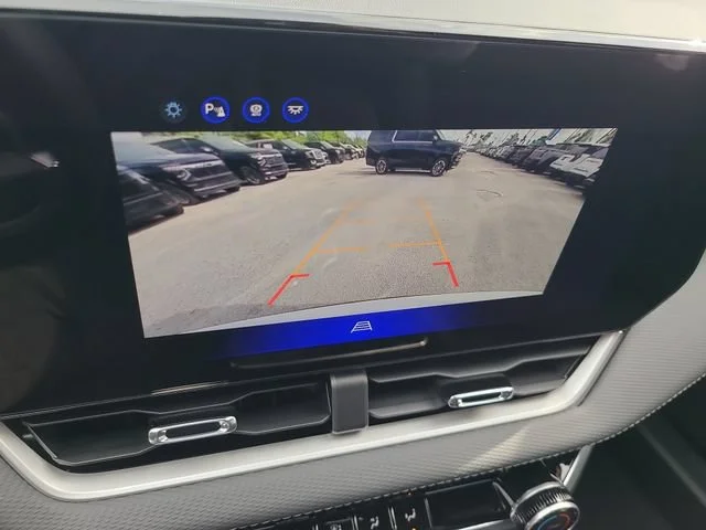 New 2027 Summit White Chevrolet LT image 29