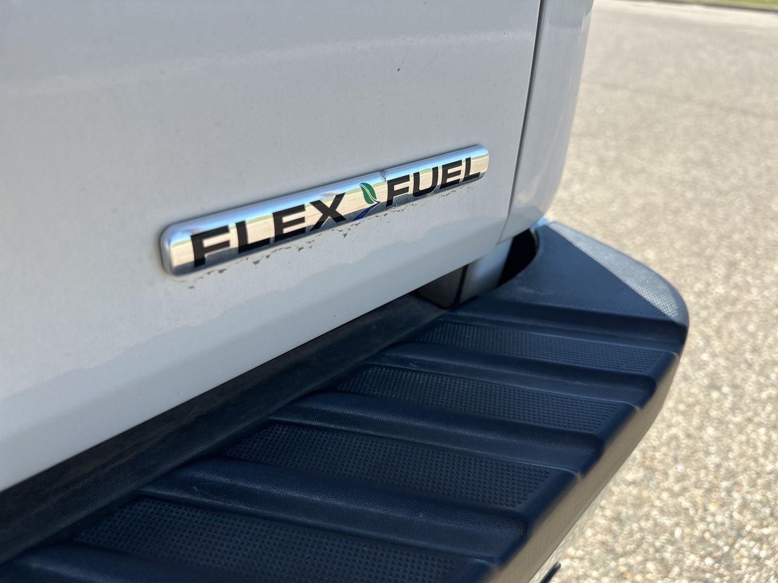 Used 2014 White Ford Lariat image 6