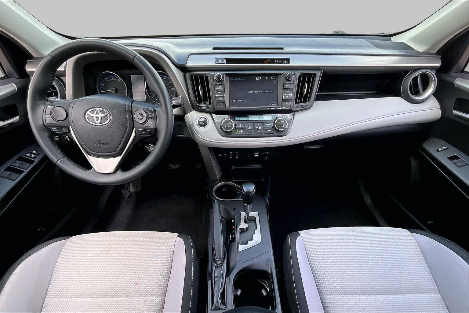Used 2018 Black Toyota XLE image 16