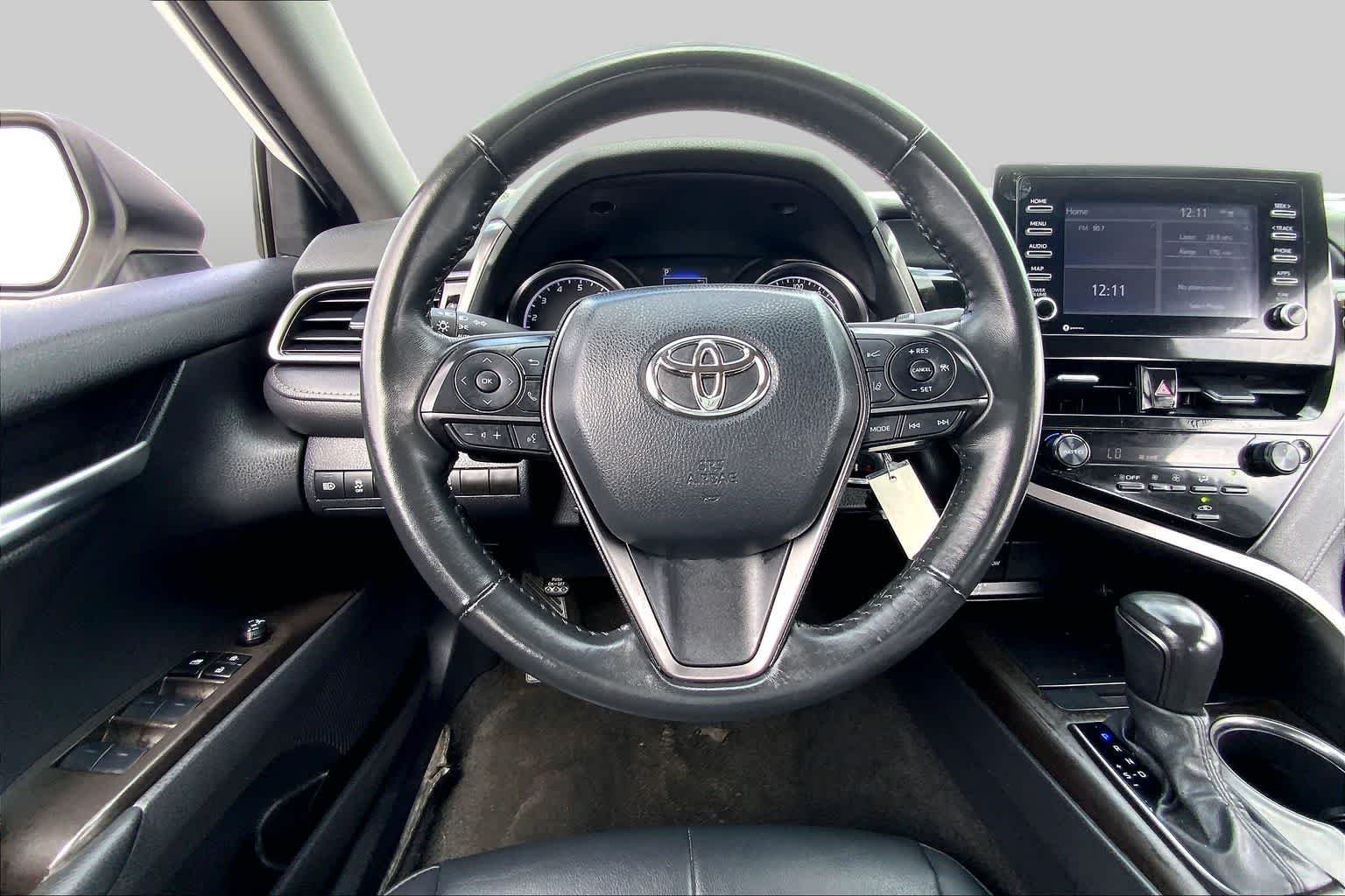 Used 2024 Ice Cap Toyota SE image 6