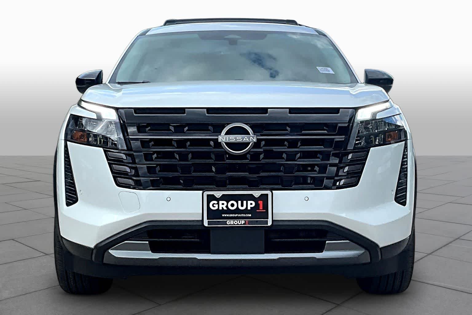 New 2026 Everest White Pearl Tricoat Nissan SL image 3