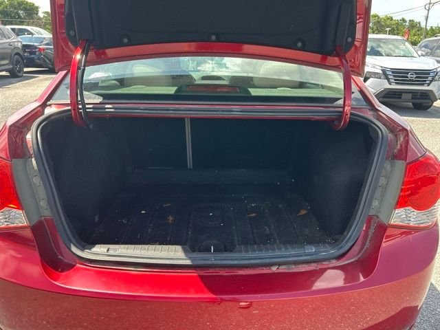 Used 2011 Red Chevrolet 1LT image 17