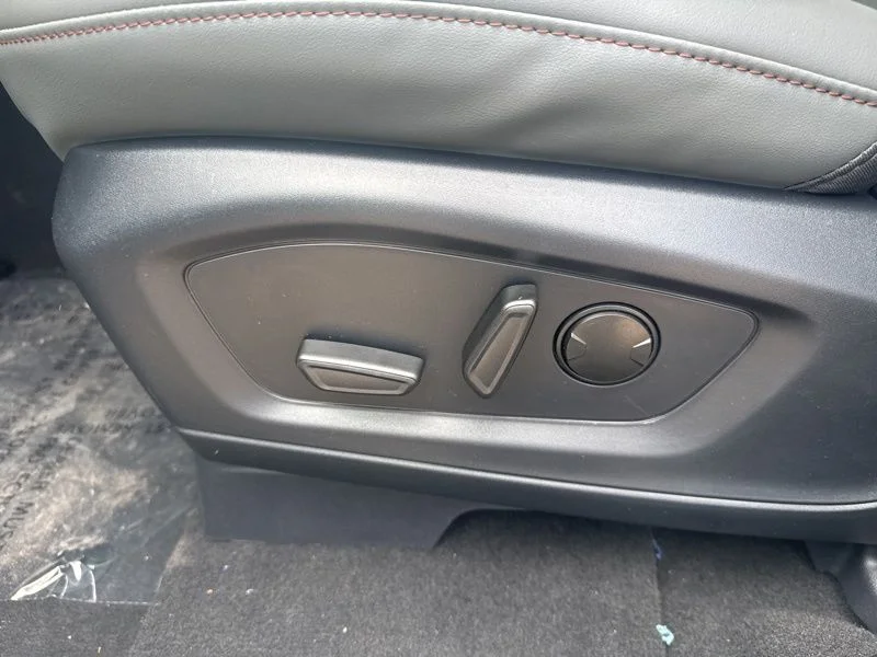 New 2026 Space White Metallic Ford Active image 27