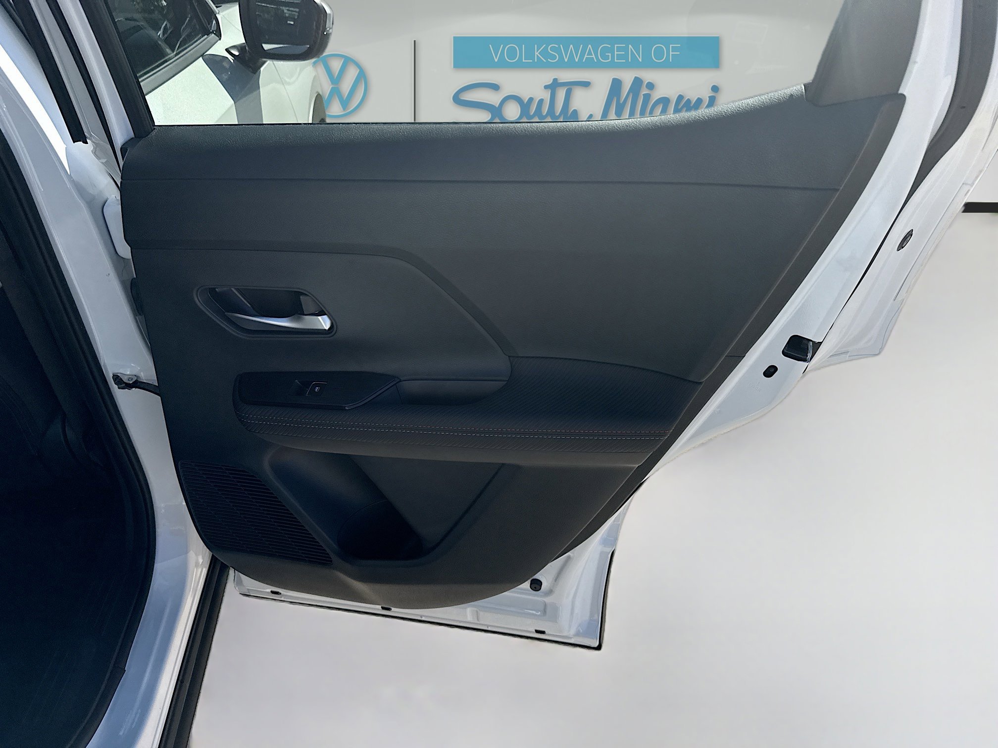 Used 2025 Aspen White Tricoat Nissan SR image 29
