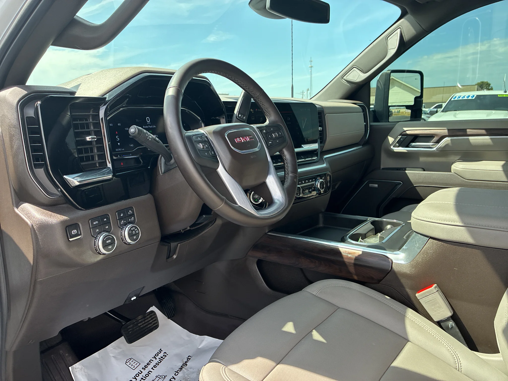 Used 2025 Summit White GMC SLT image 11
