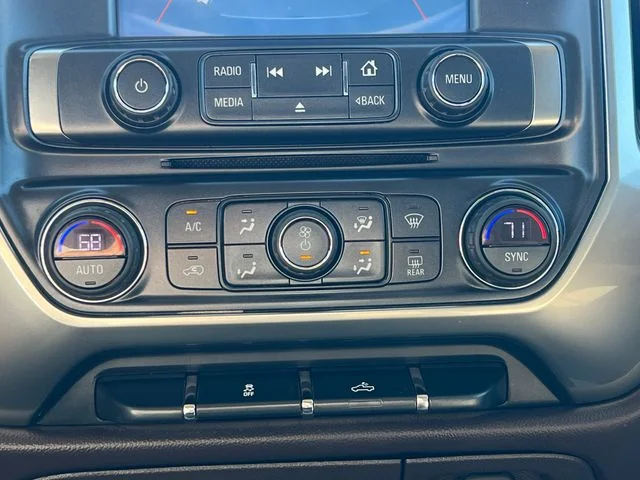Used 2018 White Chevrolet LT image 24