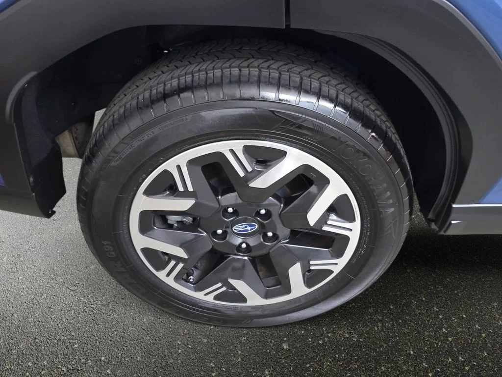 Used 2025 Blue Subaru Premium image 33