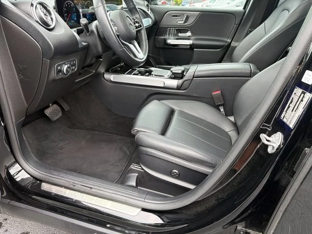 Used 2022 Black Mercedes-Benz GLB 250 image 9