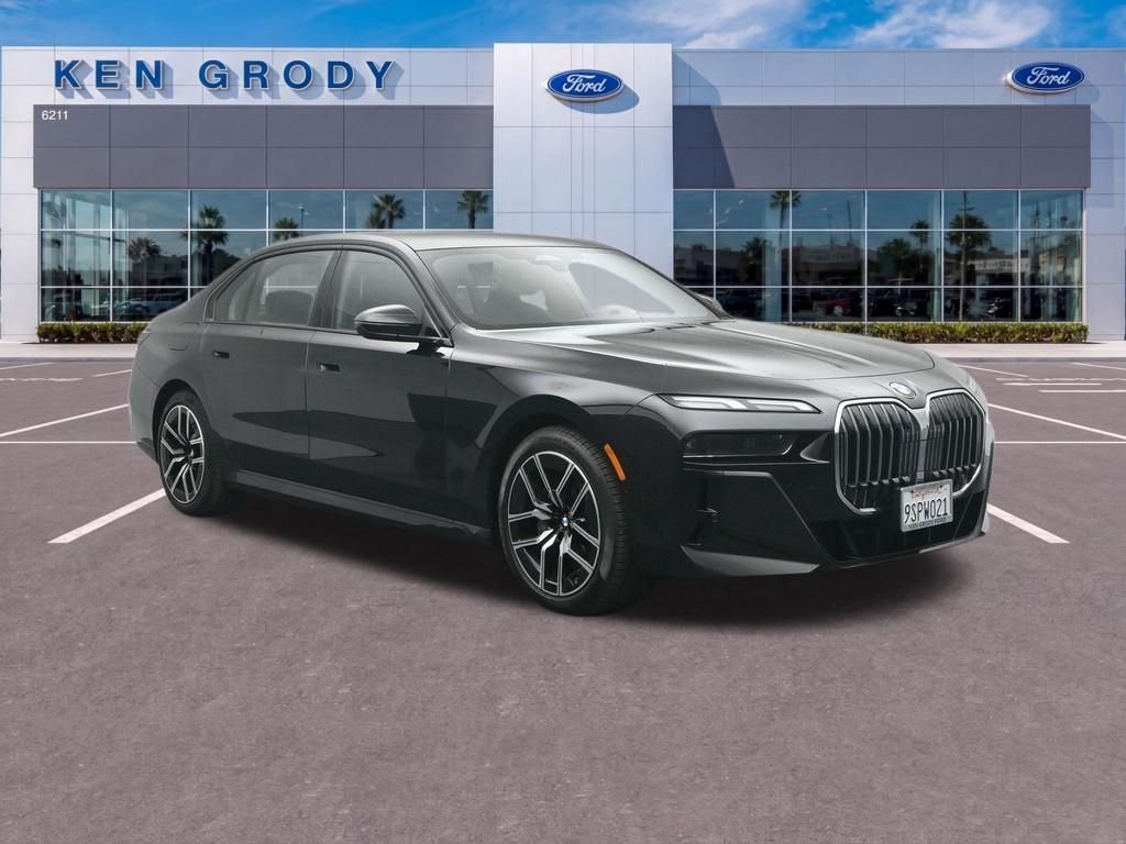 2025 BMW 7 Series 740i Sedan's photo