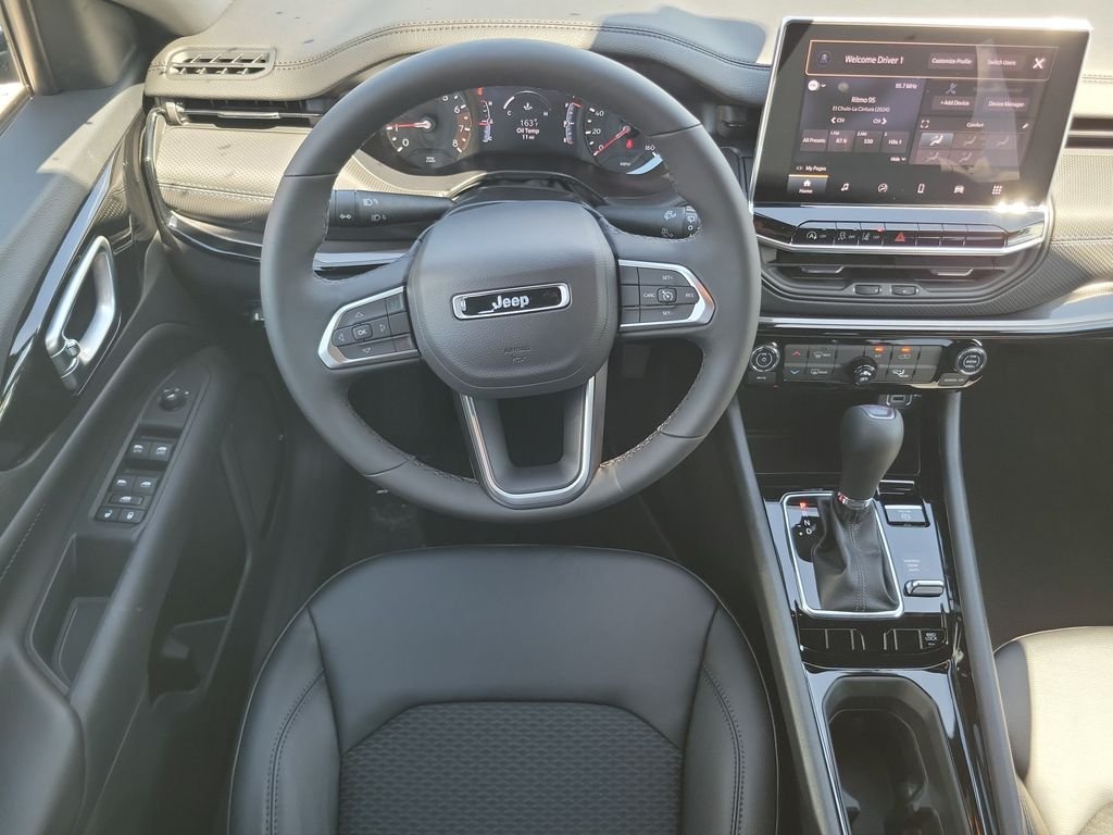 New 2026 Sting-Gray Clearcoat Jeep Latitude image 15