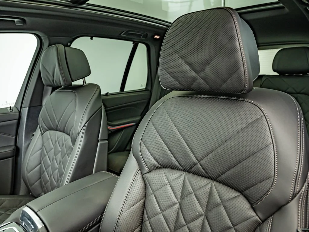 New 2026 Dravit Grey Metallic BMW xDrive40i image 34