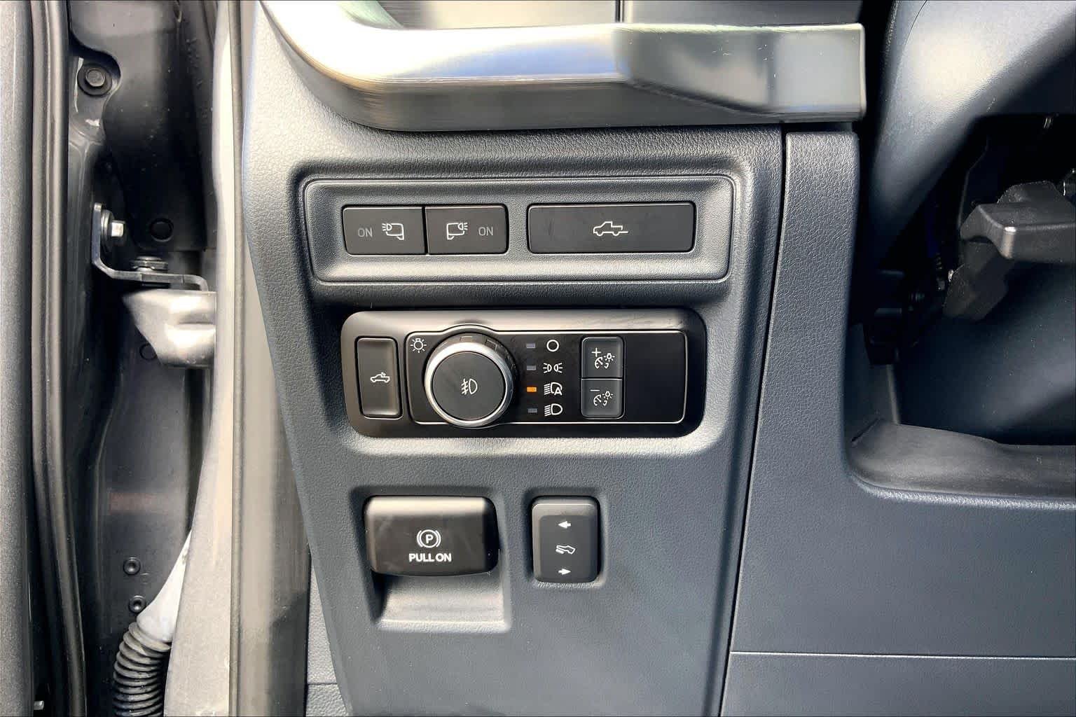 Used 2022 Carbonized Gray Ford LARIAT image 33