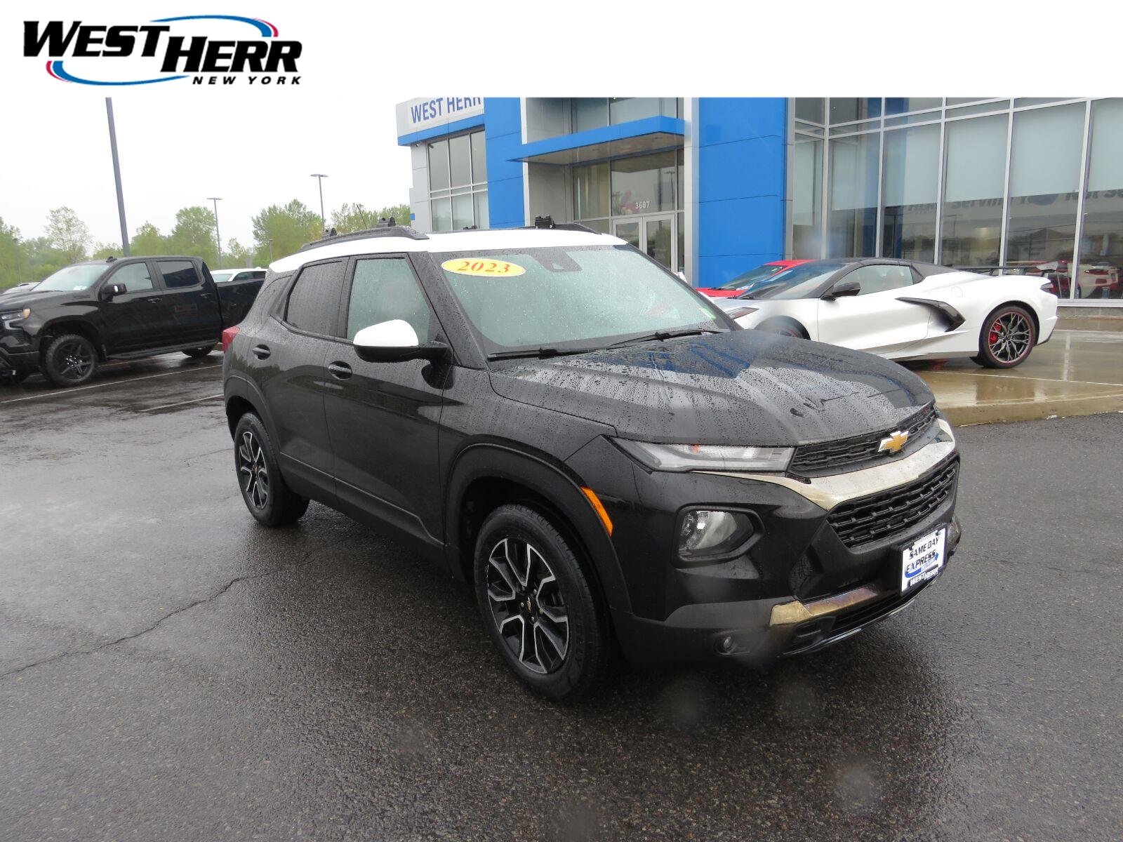 Used 2022 Mosaic Black Metallic Chevrolet ACTIV image 1