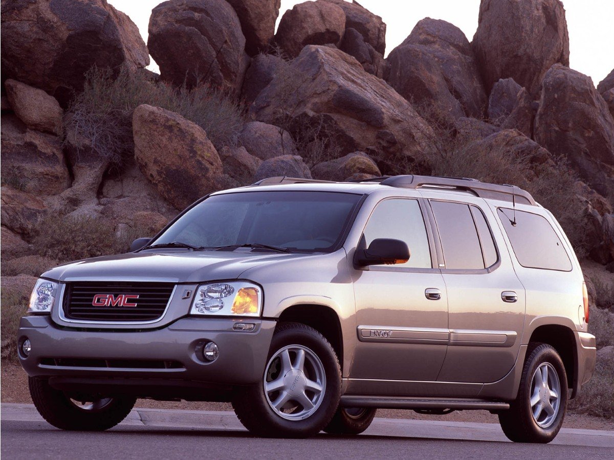 Used 2003 Blue GMC SLE image 1