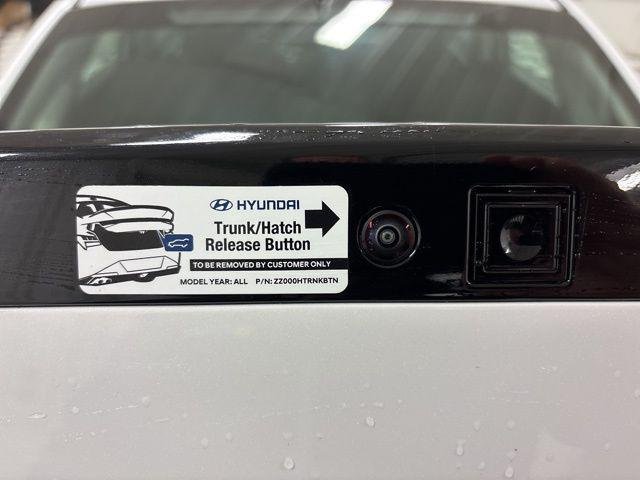 New 2026 White Hyundai SEL Sport image 23