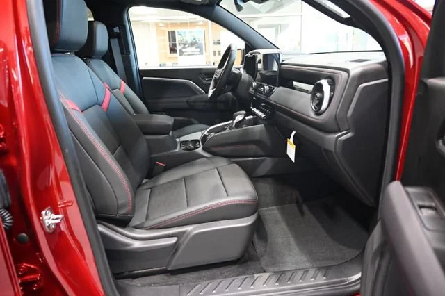 2026 Chevrolet Colorado Z71 - Photo 12