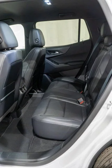 New 2027 Summit White Chevrolet LT image 10