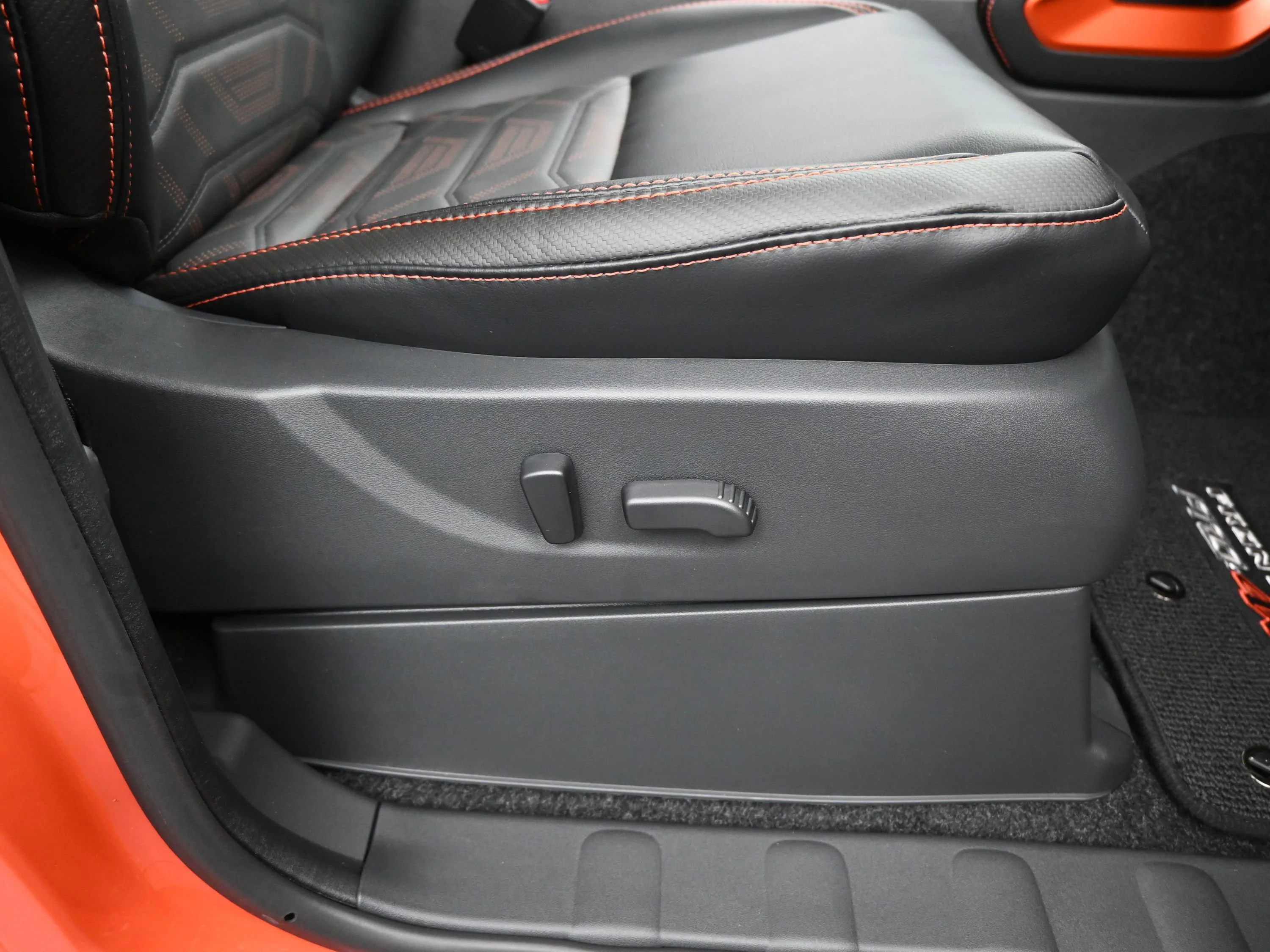 New 2025 Afterburn Orange Nissan Crew Cab PRO-4X® image 15