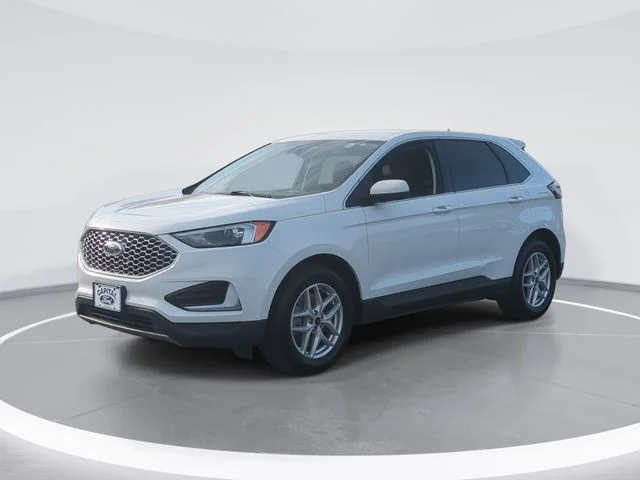 Used 2024 White Ford SEL image 1