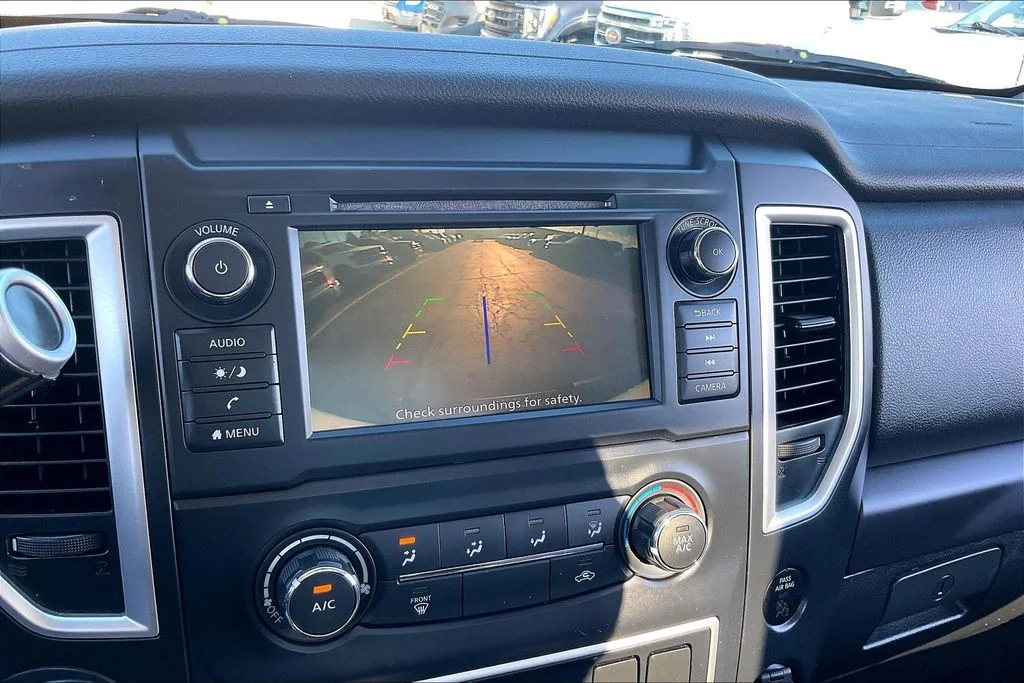 Used 2019 White Nissan S image 20