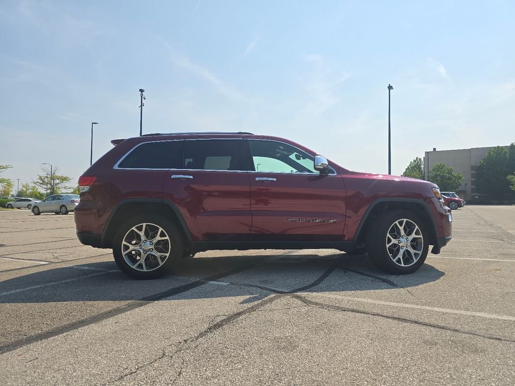 Used 2020 Velvet Jeep Limited image 18