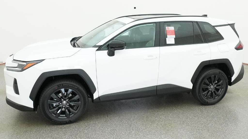 New 2026 Ice Cap Toyota XLE Premium image 2