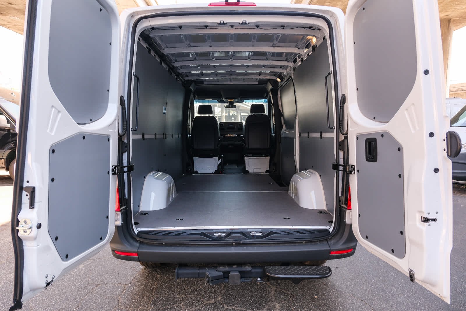 New 2026 Arctic+White Mercedes-Benz Cargo 144 WB  RWD 2.0L 4-Cylinder image 30