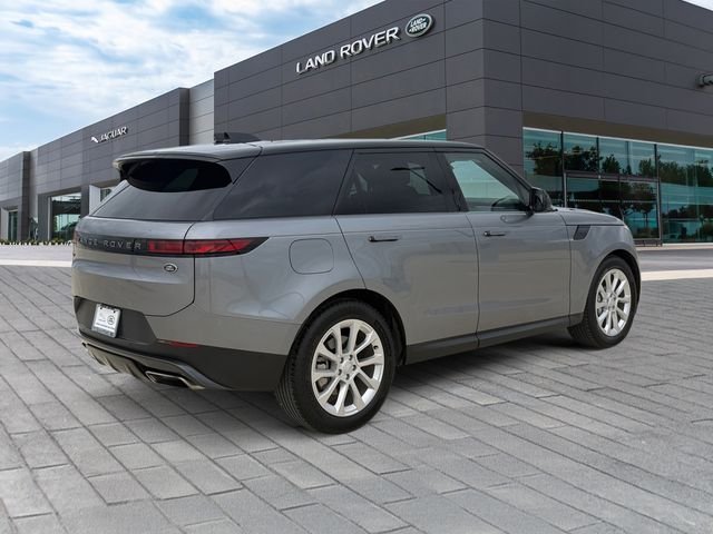Used 2023  Land Rover SE image 5
