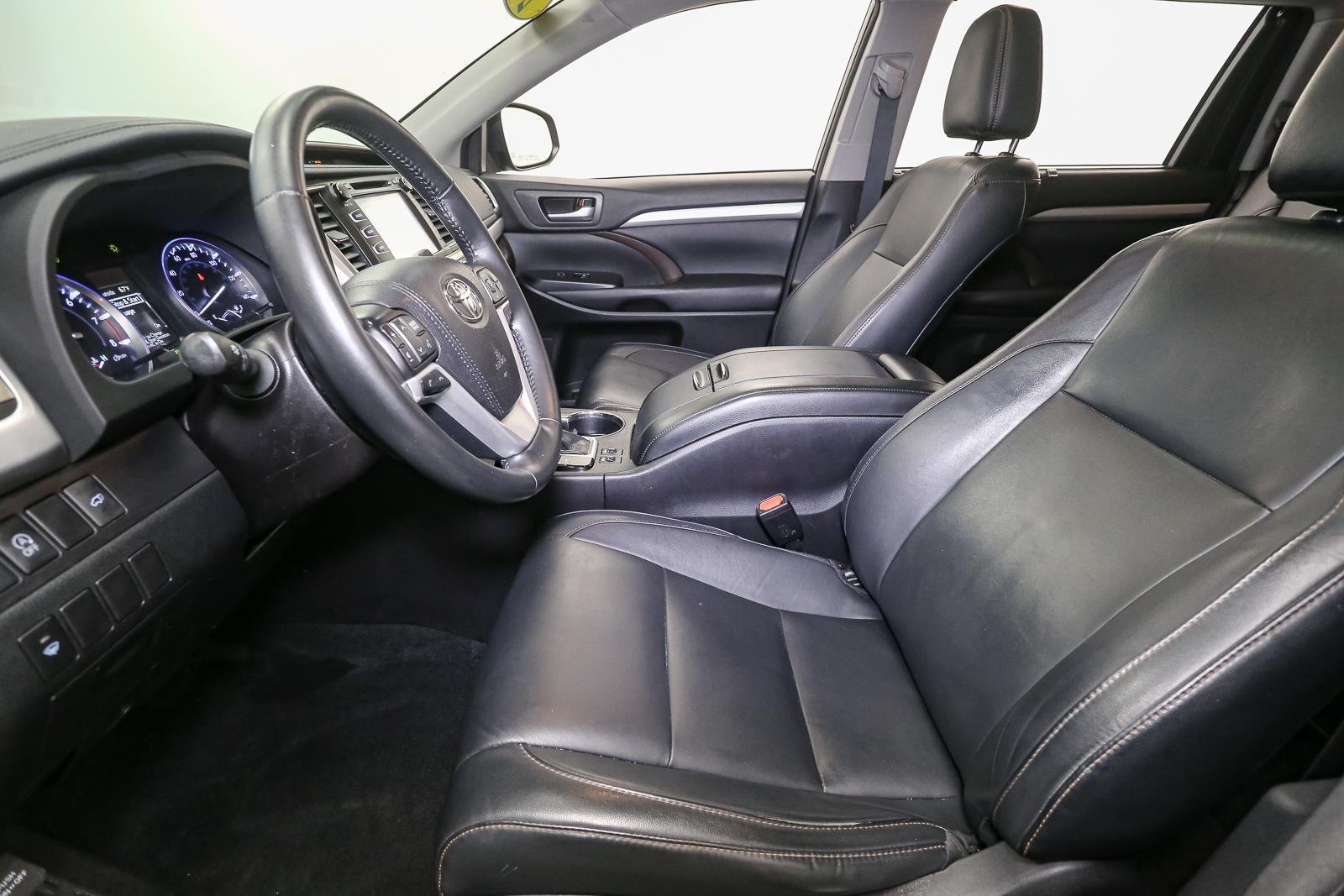 Used 2017 Midnight Black Metallic TOYOTA  image 44