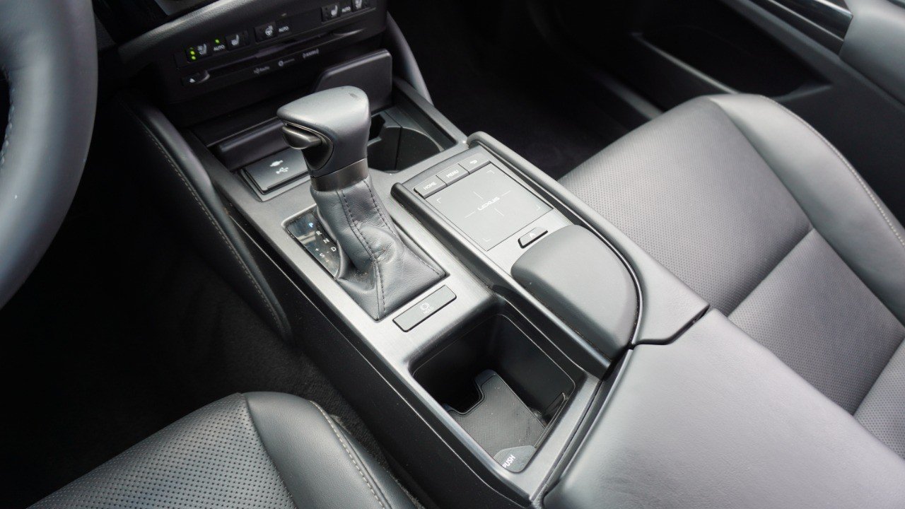 Used 2022 Red Lexus ES 350 image 18