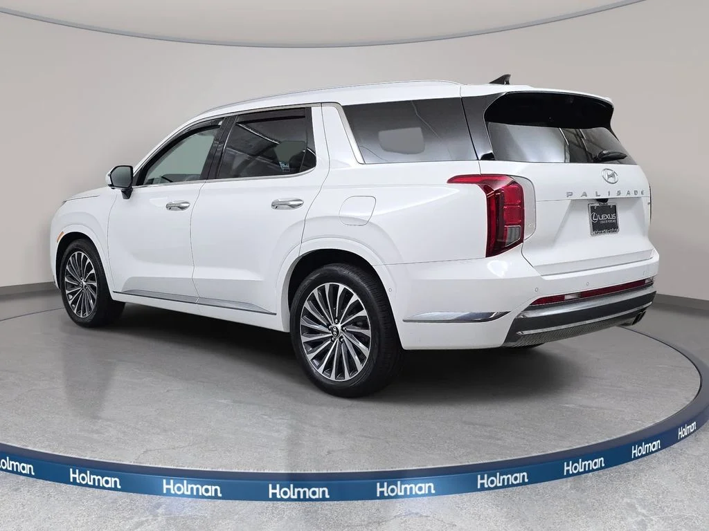 Used 2025 White Hyundai Calligraphy image 8
