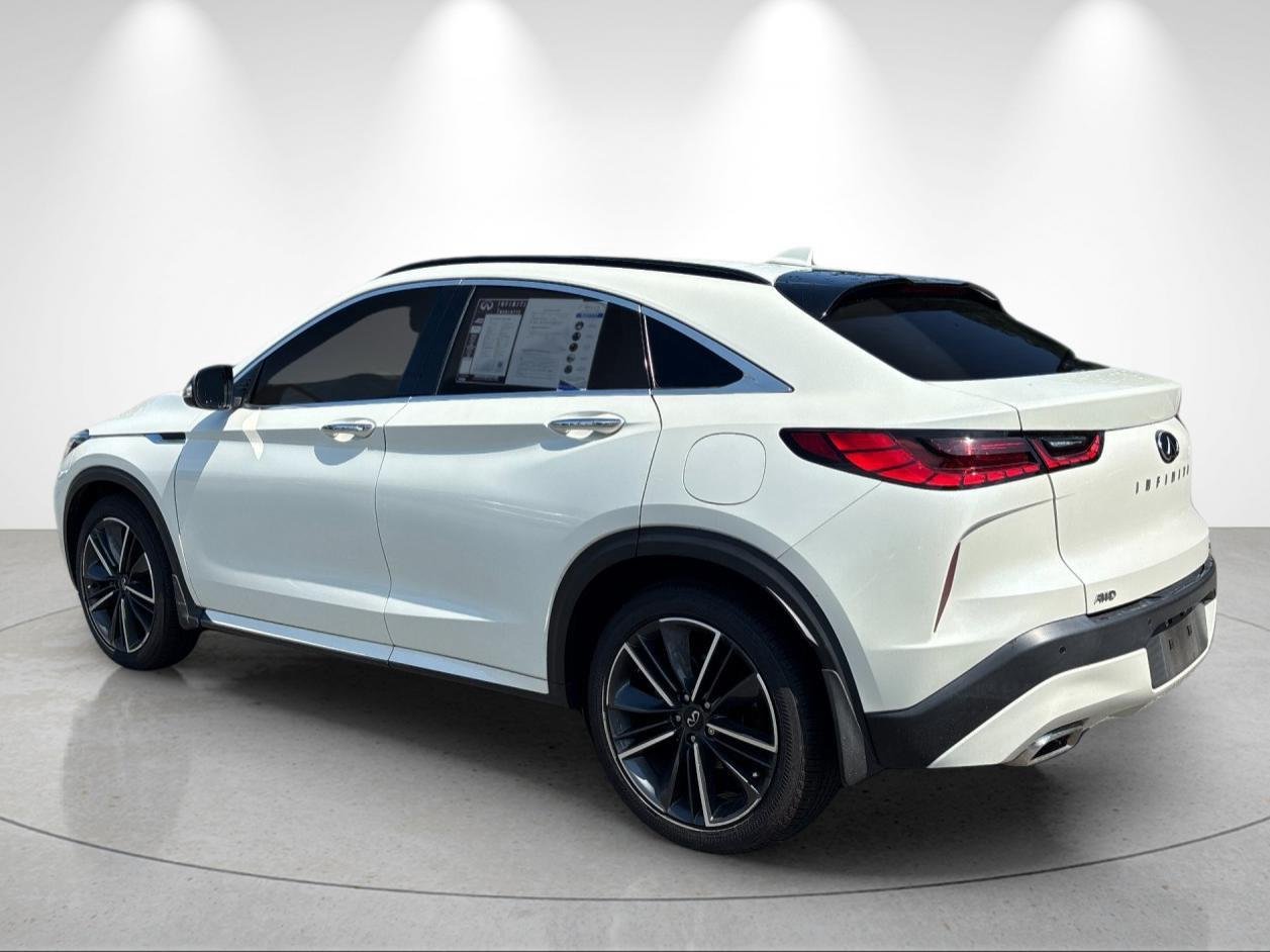 Used 2023 Majestic White INFINITI LUXE image 3