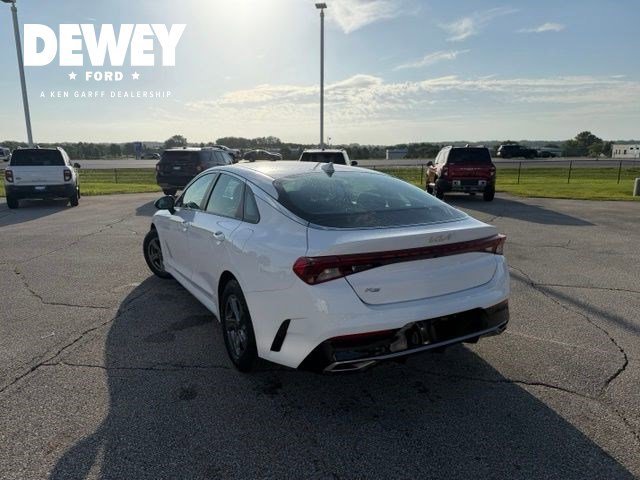 Used 2022 Glacial White Pearl Kia LXS image 9